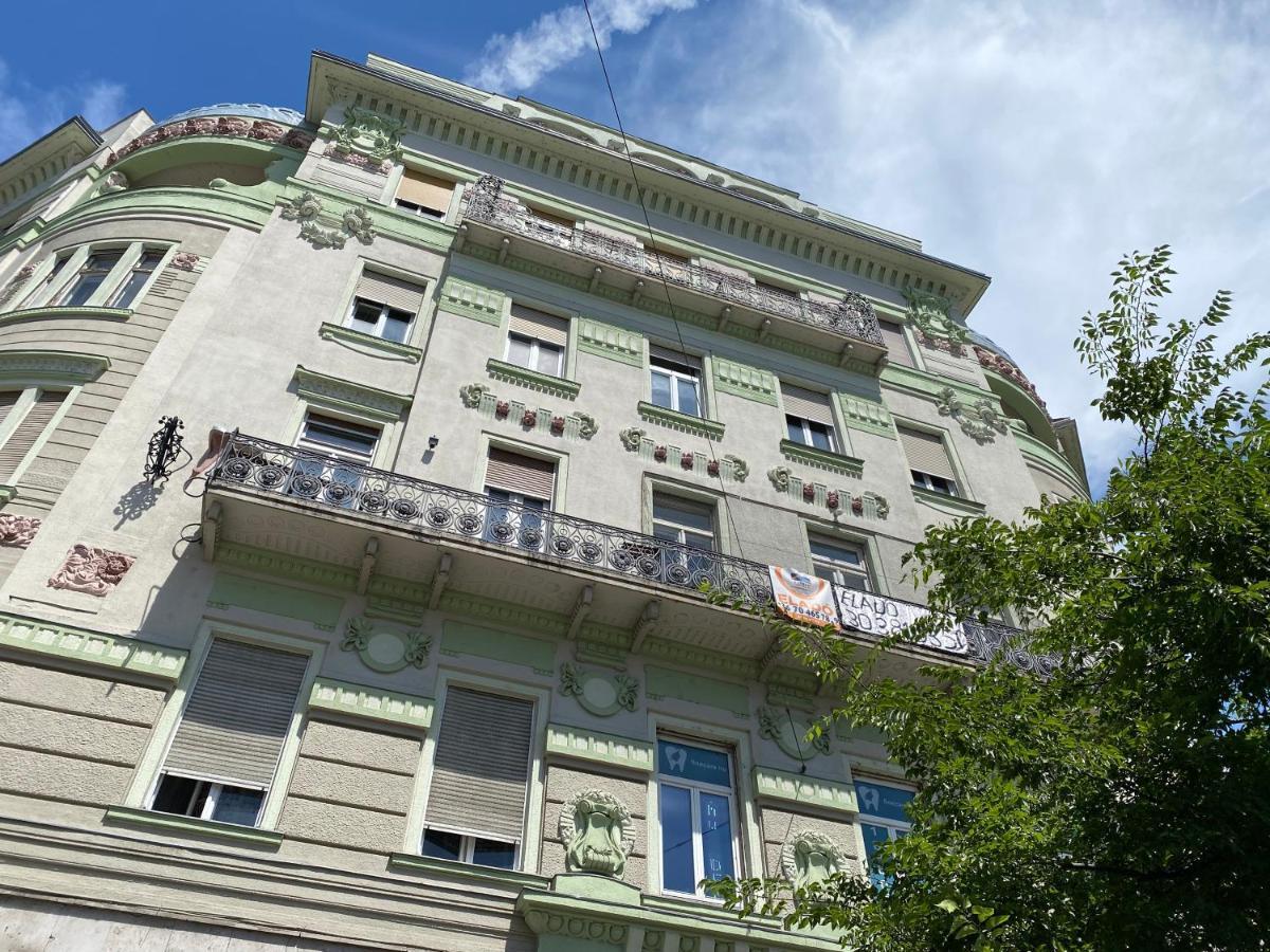 Stylish Apartment by the Vígszínház Theater Budapest Exterior foto